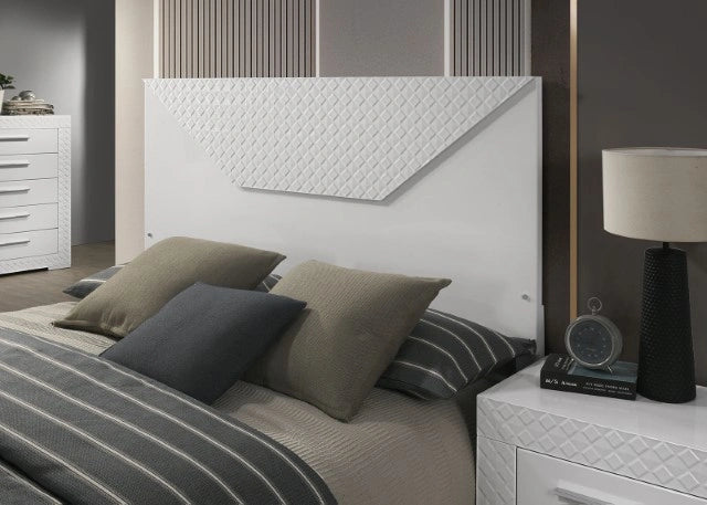 Whitby E.King & Queen Bed